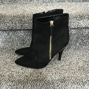 Guess black suede gold zipper side Ankle Boots size 10 Women’s stiletto heel